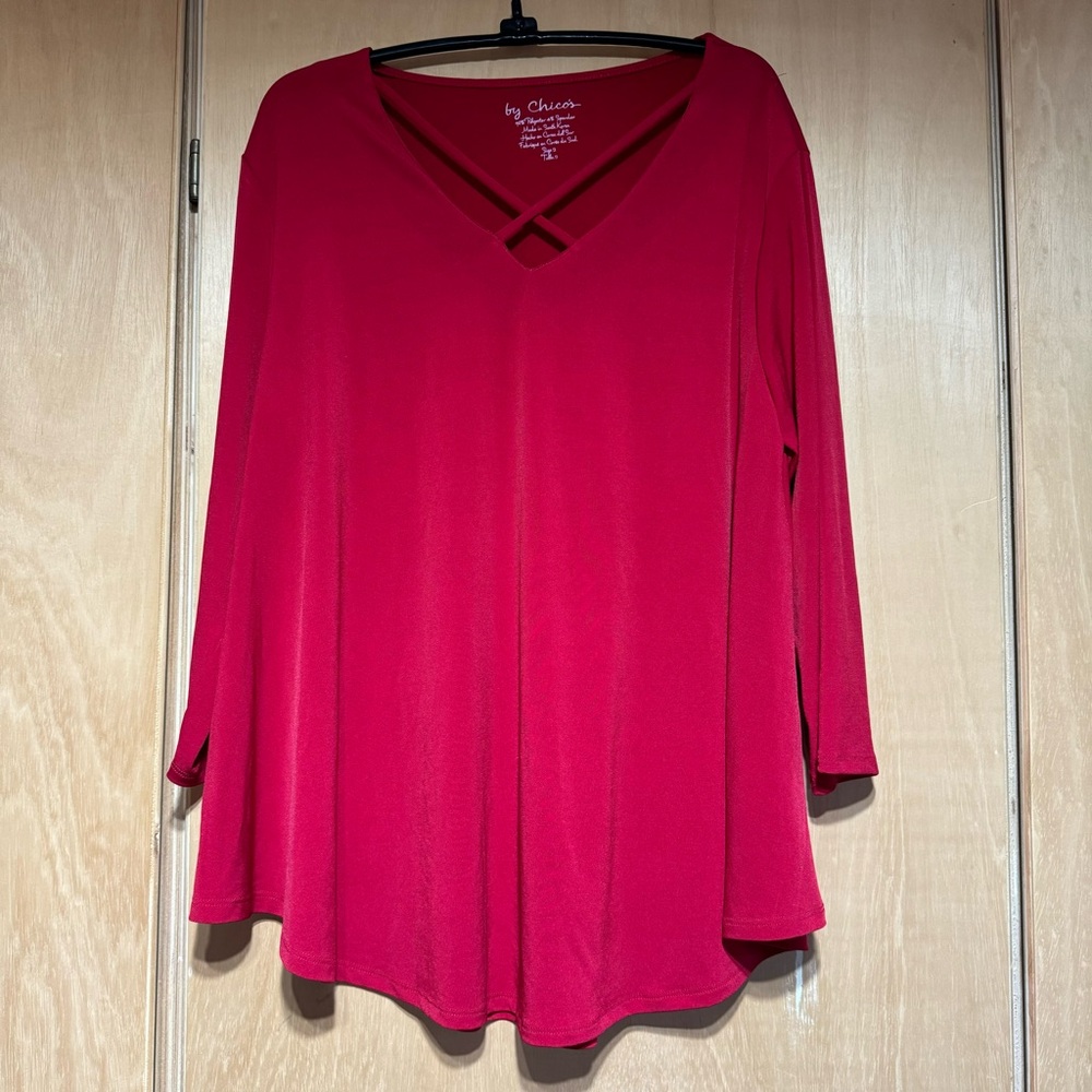 Chicos Caged Top 3/4 Sleeve.